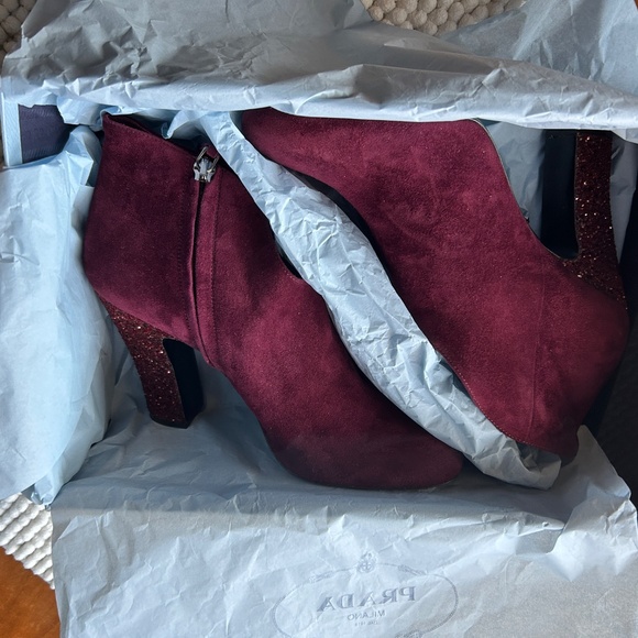 NEW IN BOX - Prada Suede Burgundy  Boots with Glitter Heel - Size 37 - Picture 7 of 7